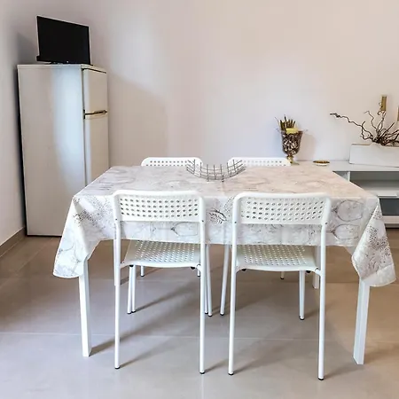 A30 - Poggio, Nuovo Bilocale Con Giardino アンコーナ