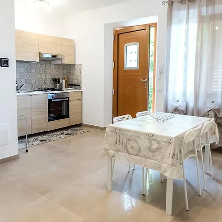 Lägenhet A30 - Poggio, Nuovo Bilocale Con Giardino